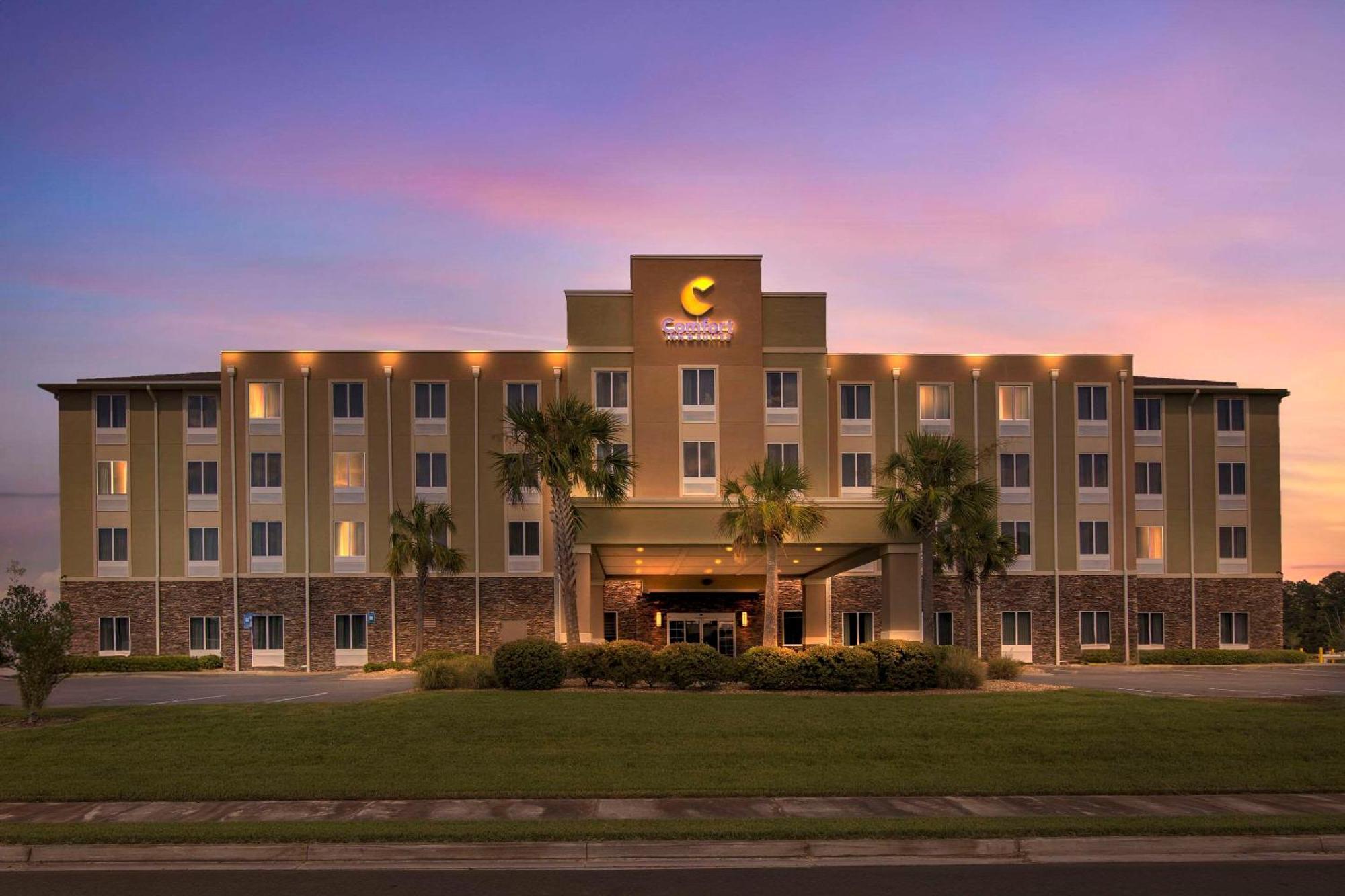 Comfort Inn & Suites Valdosta Exterior photo